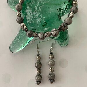 Grey Scenery Jasper & Silver Elephant Gemstone Bracelet & Pierced Earrin…